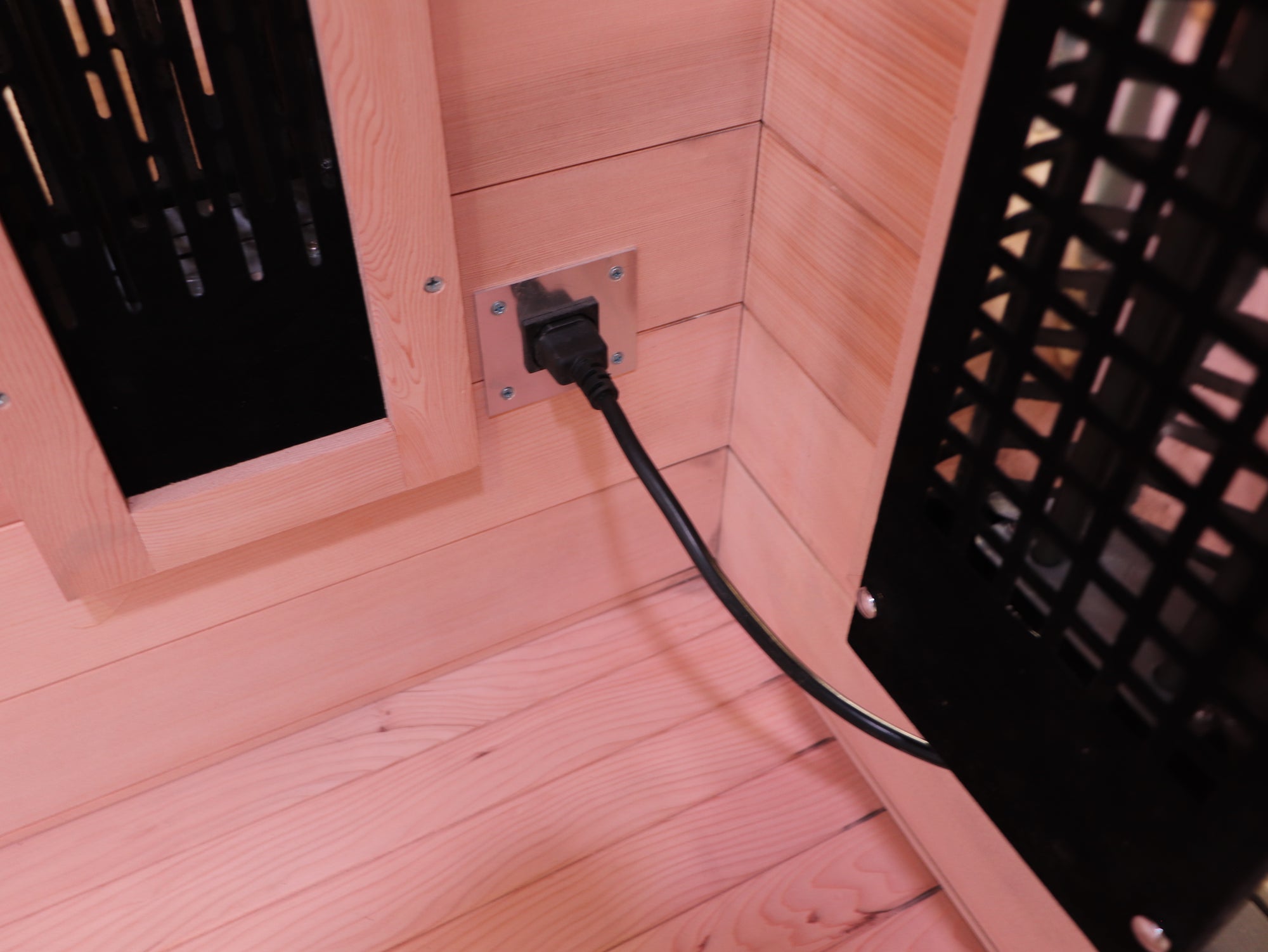 Outdoor Sauna with Low-EMF Infrared Panel Heaters for 3-4 People
