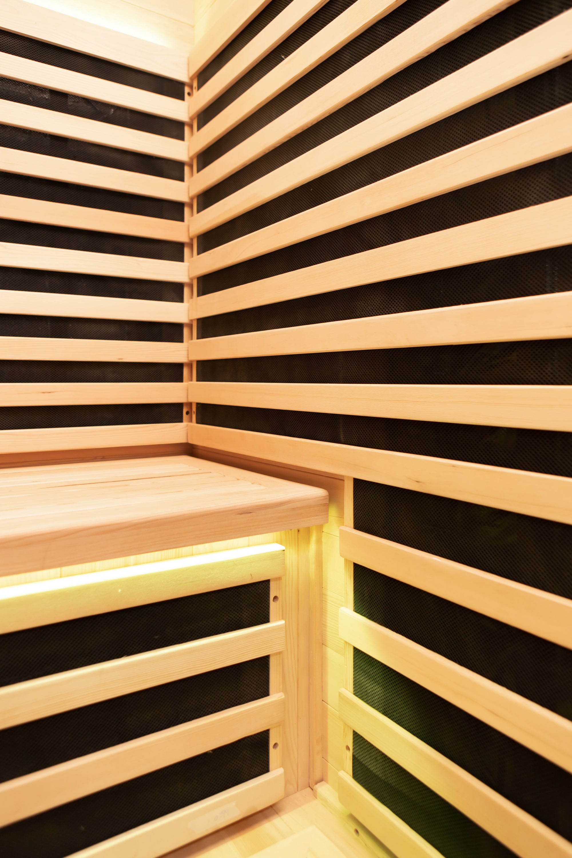 Indoor Sauna with Low-EMF Infrared Panels for 1-2 People
